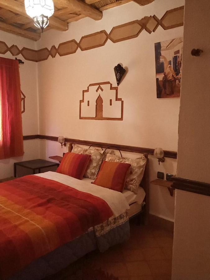 Akhendachou n'Ait Ouffi Auberge Des Peupliers Cafe Restaurant מראה חיצוני תמונה