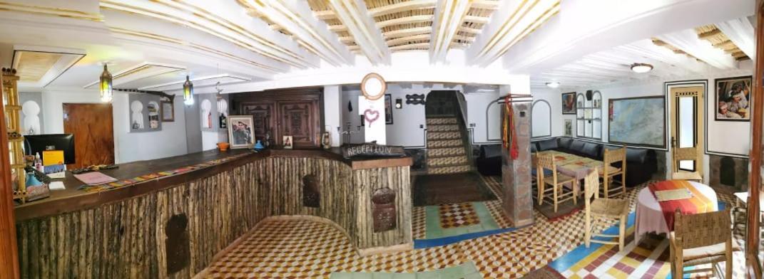 Akhendachou n'Ait Ouffi Auberge Des Peupliers Cafe Restaurant מראה חיצוני תמונה