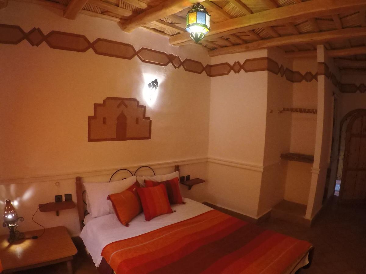 Akhendachou n'Ait Ouffi Auberge Des Peupliers Cafe Restaurant מראה חיצוני תמונה
