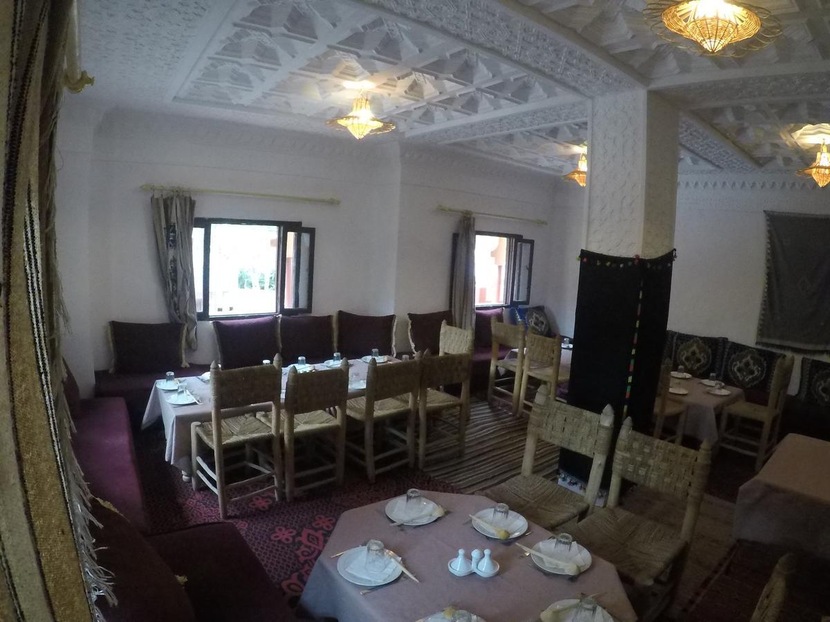 Akhendachou n'Ait Ouffi Auberge Des Peupliers Cafe Restaurant מראה חיצוני תמונה